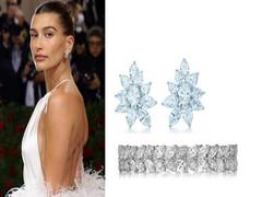 
      
      Celebrities shined in statement Platinum Jewellery Designs
      
      