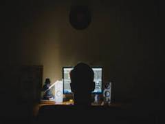 
      
      Gadget's blue light increases consumption of sweets in rats...
      
      