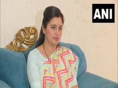 
      
      MHA seeks report from Maharashtra govt on Navneet's allegation
      
      