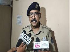 
      
      Gujarat: 2 Bangladeshi women among 3 caught for attempting to...
      
      