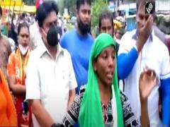 
      
      Vegetable vendor in Indore expresses her agony on civic body...
      
      