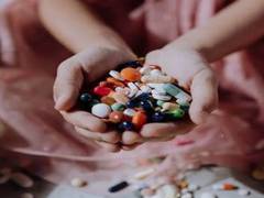 
      
      Study finds doctors prescribe less painkillers at night
      
      