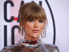 
      
      Taylor Swift dodges sexist questions
      
      