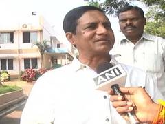 
      
      TDP MLC Jagadeeshwara Rao alleges house attacked by YSRCP...
      
      