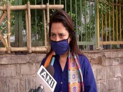 
      
      Meenakshi Lekhi slams Delhi govt for oxygen shortage, being...
      
      