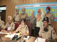 
      
      Two held with fake currency with face value of over Rs 2 lakh 
      
      