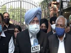 
      
      SC lawyers show solidarity with protesting farmers
      
      