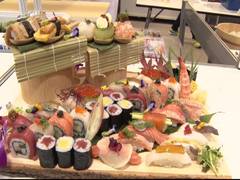 
      
      Japanese delicacies attract foreigners
      
      
