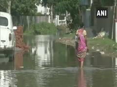 
      
      Heavy rains continue to hit normal life in Patna
      
      