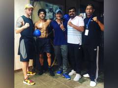 
      
      Farhan Akhtar introduces his 'Toofaan' team to fans 
      
      