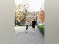 
      
      Energy-deficient male runners may be at higher risk for fractures
      
      