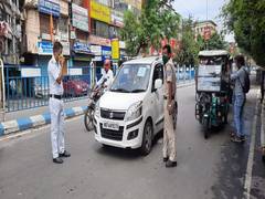 
      
      WB: Siliguri police checks vehicles amid COVID-19 lockdown
      
      