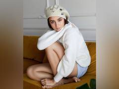 
      
      Alia Bhatt celebrates 7 years of 'Highway' with throwback video
      
      