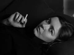 
      
      Study finds financial incentives help pregnant women to quit...
      
      