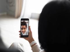 
      
      Longer glances at yourself during online chat leads to bad mood
      
      