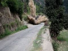 
      
      Army bomb squad defuses IED in J-K's Kishtwar
      
      