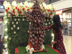 
      
      Surat woman makes Ganesha idol with 201 coconuts
      
      