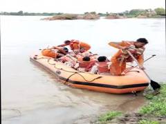 
      
      Maharashtra: SDRF rescue 15 people in Bhandara
      
      