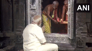 
      
      PM Modi offers prayers at Ramanthanswamy temple in Tamil Nadu
      
      