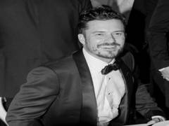 
      
      Orlando Bloom extends solidarity with Ukrainian families
      
      