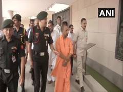 
      
      UP CM Yogi Adityanath visits National War Memorial
      
      