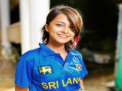 
      
      'Manike Mage Hithe' singer Yohani to make her Bollywood debut...
      
      