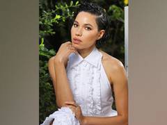 
      
      Misha Green, Jurnee Smollett developing 'Birds of Prey'...
      
      