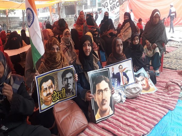 Women protesting against CAA in Roshan Bagh on Thursday. Photo/ANI