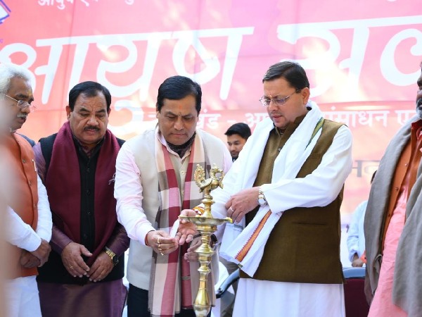 Union Minister of AYUSH Sarbananda Sonowal and Uttrakhand Chief Minister Pushkar Singh Dhami (Photo/ANI)