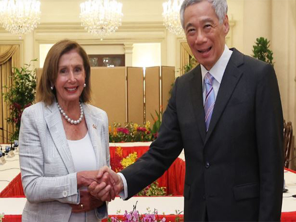 Prime Minister Lee Hsien Loong and Nancy Pelosi (Photo: Ministry of Communications and Information, Singapore)