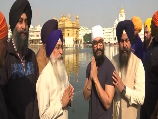 Aamir Khan at the Golden Temple in Amritsar, Punjab, on Saturday. Photo/ANI