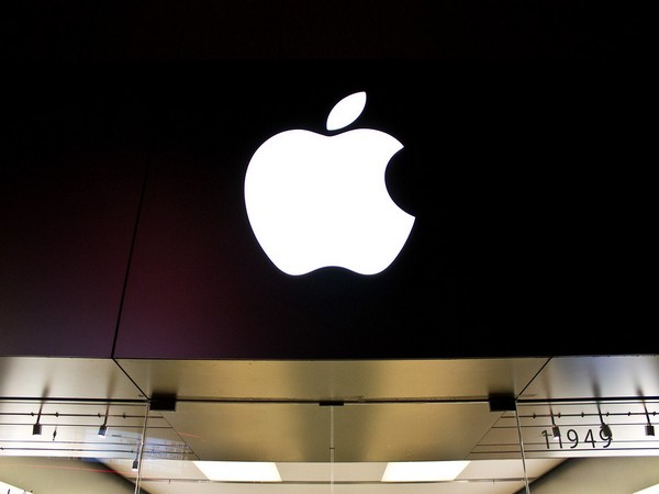 
    Apple reports all-time record revenue from services, wearables
    
