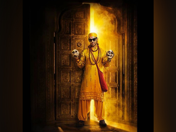 Kartik Aaryan's look from 'Bhool Bhulaiyaa 2' (Image source: Instagram)