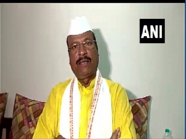 Shiv Sena leader Abdul Sattar speaking to ANI in Mumbai on Wednesday. 