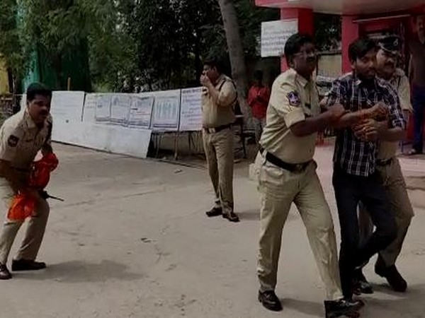 ABVP members protested in support of Bandh call by TSRTC employees in Jogulamba Gadwal on Saturday 