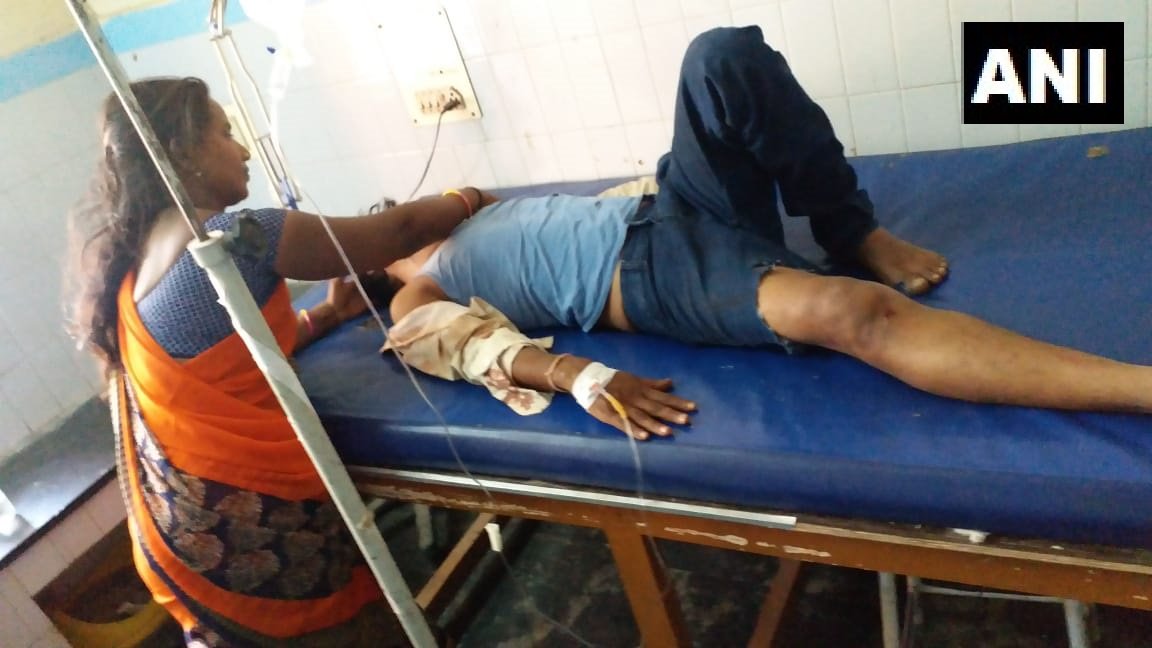 people were killed and 9 others sustained injuries after a minibus collided head-on with a lorry