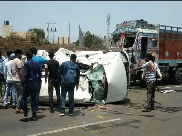 Five dead as car collides with truck in Belgaum, Karnataka on Sunday