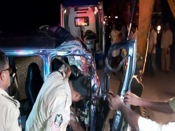 4 persons died at a road accident in Chittoor