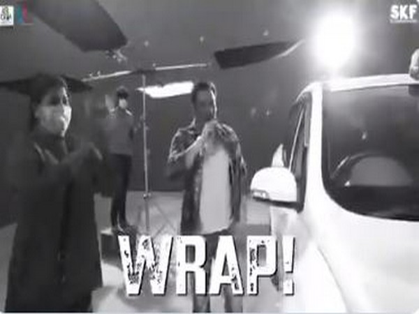 Salman Khan announcing wrap on 'Radhe' (Image courtesy: Twitter)