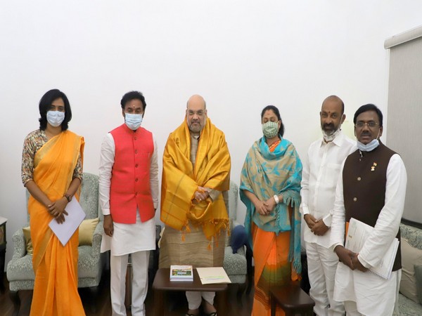 Telugu actress Vijaya Shanti met Union Minister Amit Shah. Photo/ANI