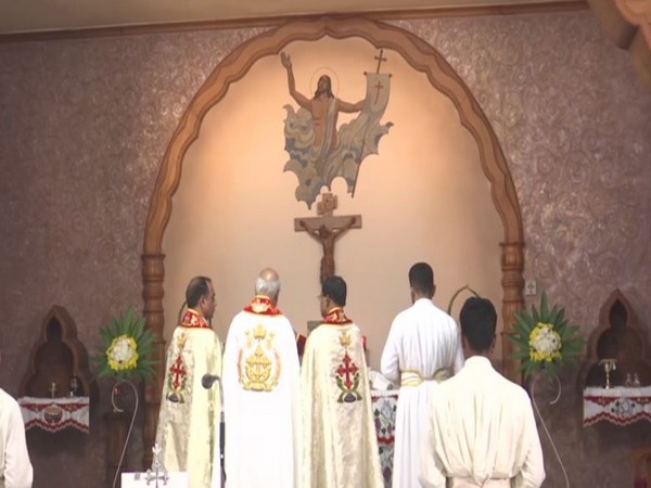 Midnight mass at church in Kochi (Photo/ANI)