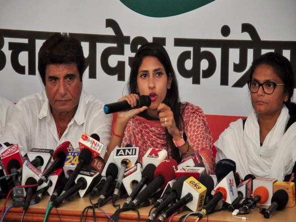 Congress MLA Aditi Singh (in middle) Photo/ANI