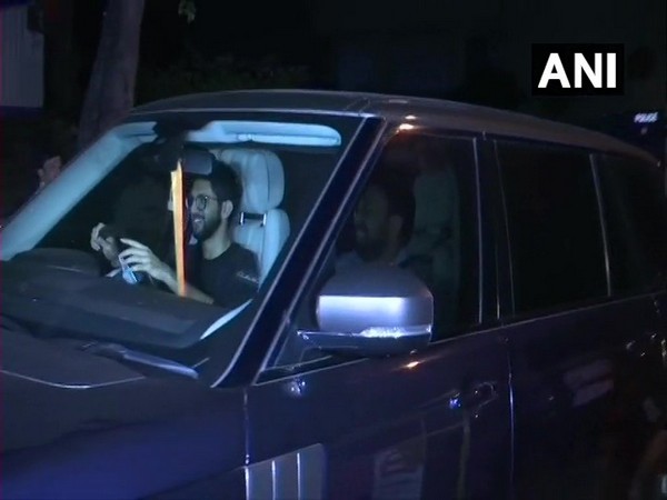 Aditya Thackeray leaves Hotel Rangsharda after meeting Sena MLAs in Mumbai. Photo/ANI