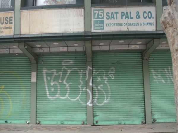 Clothing shops are shut in Delhi amid Covid induced lockdown (Photo/ANI)