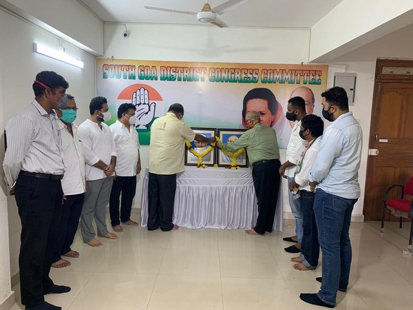 Gandhi Jayanti and Shastri Jayanti being celebrated in the South Goa district office. 