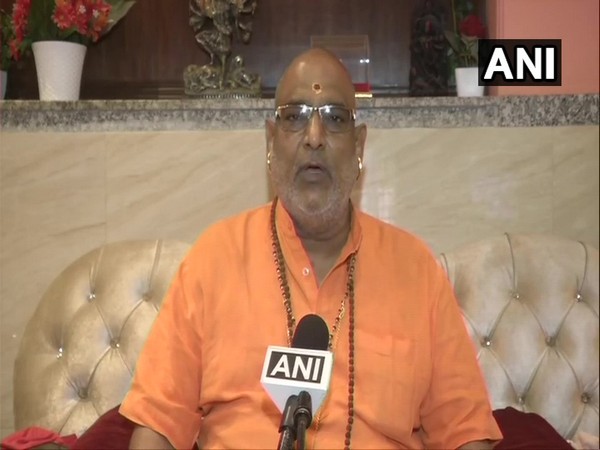 Kalkaji Peethadhiswar Mahant Surendra Nath Avdhoot speaking to ANI on Sunday.