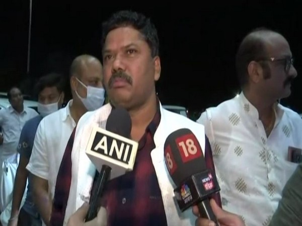 Congress MLA Santram Netam at Raipur Airport (Photo/ANI)