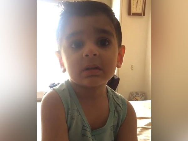 The kid conversating with his mom (Image courtesy: Instagram)