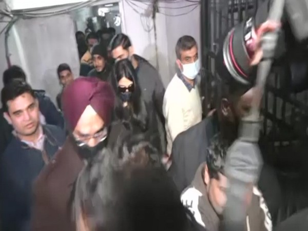 Bollywood actor Aishwarya Rai leaves from ED office (Photo/ANI)