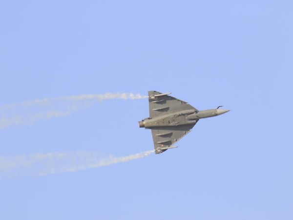 An LCA Tejas fighter jet performing at the Dubai air show.